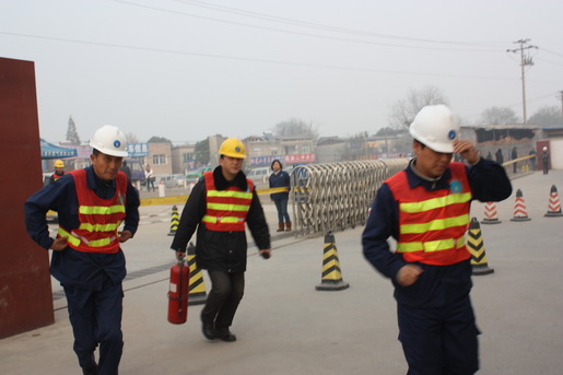 安慶港華燃氣模擬CNG加氣站燃氣泄漏，開展應急演練
